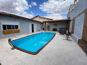 Casa, com linda área de lazer e piscina aquecida